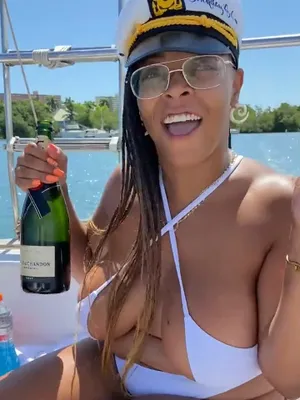 #Gros Seins #Lunettes #Ebony #Onlyfans #Vertical Porn #Fuites #Onlyfans Modèles #Laddyreddllc