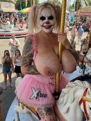 #Tätowierung #Blond #Mini Rock #Zöpfe #Clown #Make-up #FYP #Viral #Tiktok Porn #Durchsickern #Instagram Lecks #Tiktok18+ #Keine Scham #Nächste Gen Vids #Carousel