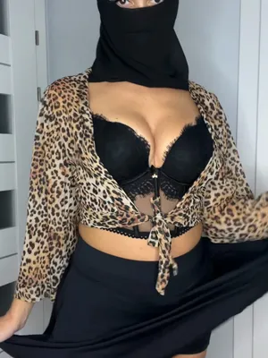 #Tits #Mask #Beautiful #Lingerie #裸体 #Solo #Onlyfans #胸罩 #脱衣 #Sexy #真奶 #尼卡布面纱 #Leopard Print #@aishaof