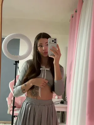 #Brunette #Tattoo #Beautiful #Skirt #Flashing Tits #Przed Lustrem #Solo #Natural Tits #Sexy #Gaming Chair #Mirror Selfie
