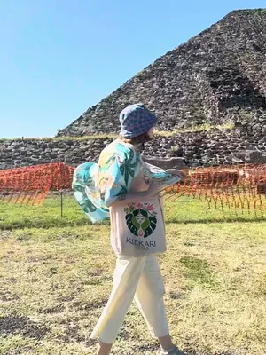 Egypt’s hot, but she’s fucking hotter. Pyramid makes her pussy quiver. What’s in the bag?
