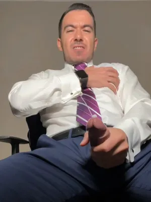 #Cumshot #Big Cock #Solo #Gej #Walenie Konia #Boss #Krzesło #Vertical Porn #Suit