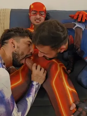 #Blowjob #Threesome #Cumshot #Cosplay #Big Cock #Gej #Bearded #Latynos #Walenie Konia #Vertical Porn