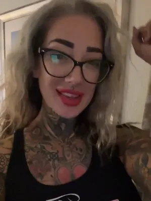 #Tatouage #Lunettes #Onlyfans #Vertical Porn #Fuites #Onlyfans Modèles #Iheartangelbeau