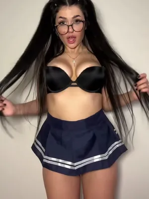 #Amateurs #Brunette #Glasses #Skirt #Onlyfans #Vertical Porn