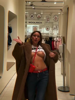 #Amateurs #Flashing Tits #Vertical Porn