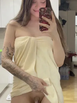 #Novinha #Travesti #Morena #Tatuagem #es- E Spelho #Solo #Fofas #Pornô Vertical #Piercing No Nariz #Homem Mulher #Bucetinha #Por Baixo Da Saia #Pau Balançando #TS Kate #Mini Pau