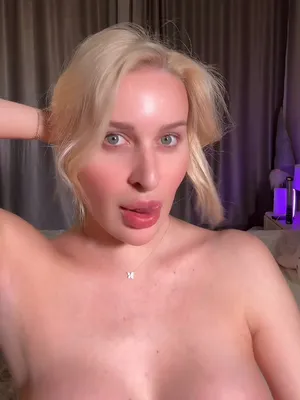 #Gros Seins #Blonde #Solo #Onlyfans #Allumeuse #FYP #Vertical Porn #Alisa Ange #Alisablonde