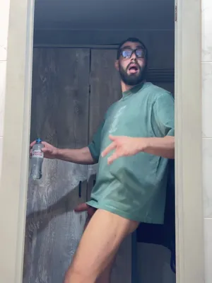 #Brünett #Brille #Lustig #Schwanz #Crazy #Solo #Schwul #Bärtig #Vertikal Porno