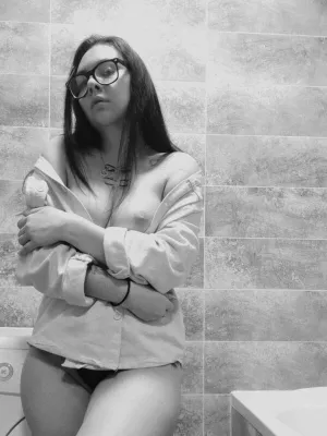 #Tette #Brune #Occhiali #Fansly #Yanalova
