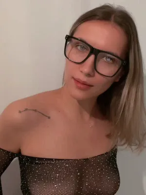 #Blonde #Small Tits #Sexy #Vertical Porn #Leaks