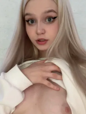 #Mignon #Blonde #Maigre #Belle #E- Girls #Jeunes #Onlyfans #Fille Mignonne #Visage De Bébé #Vertical Porn #Minuscule #18 #Skinny #Petite Joie