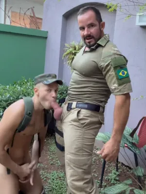 #Lutschen #Deepthroat #Großer Schwanz #Muskulös #Papi #Brasilianisch #Schwul #Bärtig #Latino #Militär #Mütze