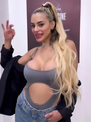 #Brunette #Solo #Onlyfans #Teasing #Belly Piercing #Tiktok Porn #Leaks #Onlyfans Models #Tiktok18+ #Antonela Pane