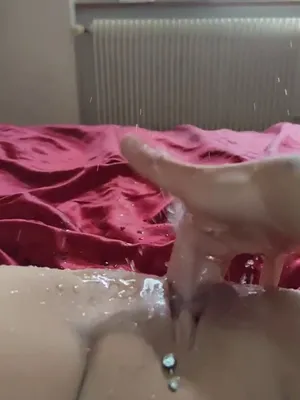#Pissing #Vertical Porn