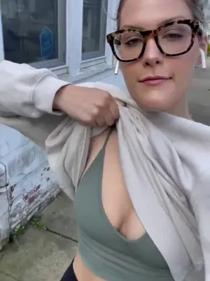 #Public Flashing #Vertical Porn