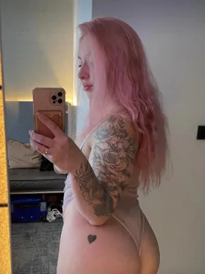 #Tattoo #Big Ass #Beautiful #Czech #Solo #Onlyfans #Hot #Pink Hair #Photos #Nikol Vodickova