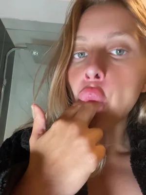 #Amateurs #Big Tits #Tits #French #Solo #Vertical Porn