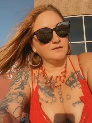 #Redhead #Tattoo #Onlyfans #Vertical Porn #Leaks #Onlyfans Models #Redheadcumslut