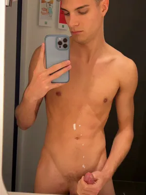 #浴室 #Cumshot #镜前 #Solo #男同 #Slim #嫩受 #打飞机 #Vertical Porn #Cum In Sink