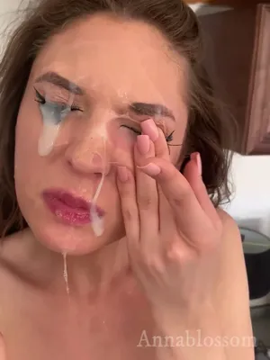 #Brunette #Facial #Vertical Porn