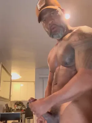 #Big Cock #Muscular #Solo #Onlyfans #Gay #Bearded #Jerking Off #Black Cock #Vertical Porn #Cap #Joe Silver