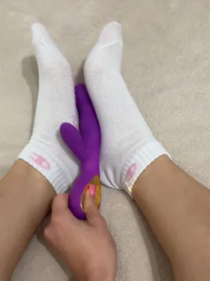 #Dildo #Foot Fetish #Solo #Onlyfans #Teasing #Socks #Sweet Melly