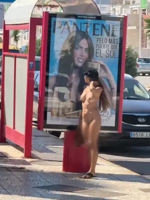 #Na Veřejnosti #Prsa #Brunetky #Japonky #Exhibicionistky #Šmírák #Nahatý #Sólo #Venku #Exhibitionism #Nudist #Vertikální Porno #Embarrassed #Tiktok18+