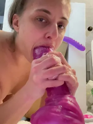 #Masturbation #Asshole #Bathroom #Solo #Dildo Blowjob #Anal Fisting #Vertical Porn #Dildo Play #Leaks