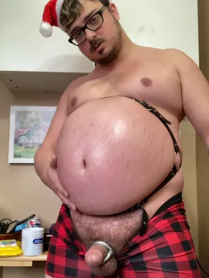 #Amateurs #Glasses #Cumshot #Christmas #Solo #Gay #Jerking Off #Cock Ring #Vertical Porn #Drinking #Fat Man