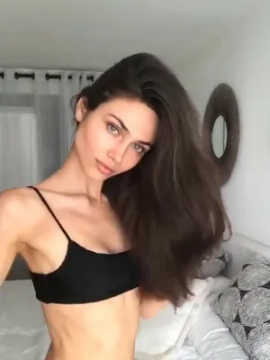 #Brunette #Beautiful #Vertical Porn