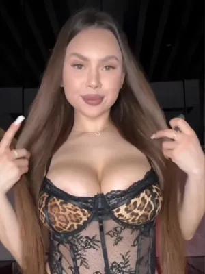 #Brunette #Solo #Onlyfans #Teasing #Big Natural Tits #Anička Kubičková