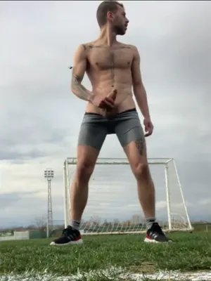 #Na Veřejnosti #Tetování #Díra V Zadku #Atlet #Spodní Prádlo #Sólo #Homosexuálové #Jerking Off #Vertikální Porno #Soccer Player #Playground