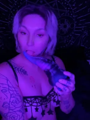 #Big Tits #Tattoo #Piercing #Nipple Piercing #Onlyfans #Short Hair #Vertical Porn #Leaks #Onlyfans Models #Remy Sytri