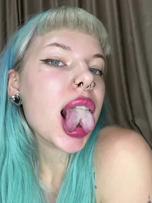 #Tattoo #Solo #Onlyfans #Teasing #Colored Hair #Splittongue #Vertical Porn #Tongue Fetish #Nose Piercing #Winona
