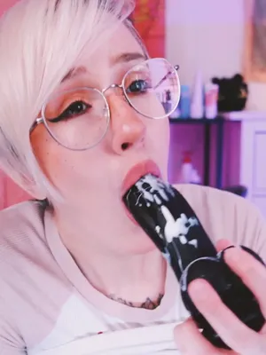 #Blonde #Glasses #Masturbation #Dildo #Solo #POV #Short Hair #Dildo Blowjob #Alt Girl #Vertical Porn #Nika Reznik