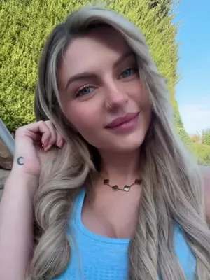 #Blondýnky #Brýle #Onlyfans #Vertikální Porno #Úniky #Onlyfans Modelky #Its Lillie Lucas