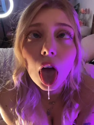 #Mignon #Blonde #Petits Seins #Belle #Collants #Solo #Jeunes #Onlyfans #Allumeuse #Visages #Chaud #Bave #Séduisant #Salive #FYP #Petite Chatte