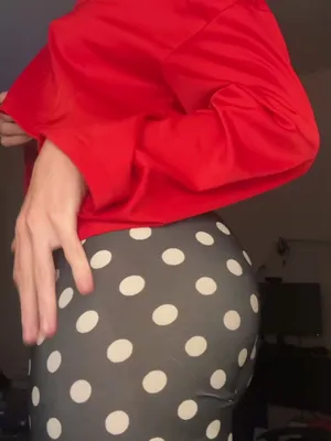 #Brunette #Cul #Leggings #Allumeuse #Worship #Maîtresse #Juteux #Déesse