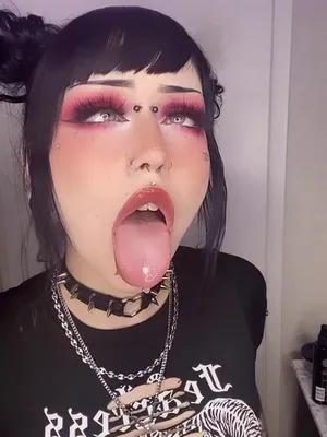 #Gothic #Ahegao #Vertical Porn