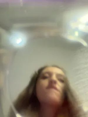 #Amateurs #Léchage #Miroir #Solo #Onlyfans #Allumeuse #de- DESon Propre Point De Vue #Séduisant #Fille Mignonne #Face #Tongue Out #Selfievideo