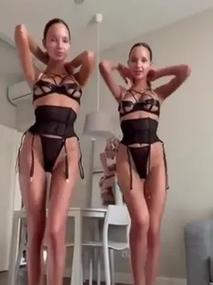 #Teen #Twins #Panties #Beautiful #Vertical Porn