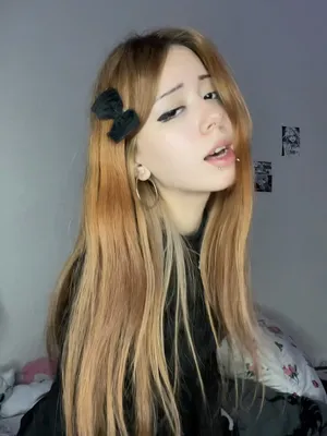 #Loira #Peito Pequeno #Onlyfans #Sexy #Olhos Azuis #Lábios Vermelhos #Olhos Bonitos