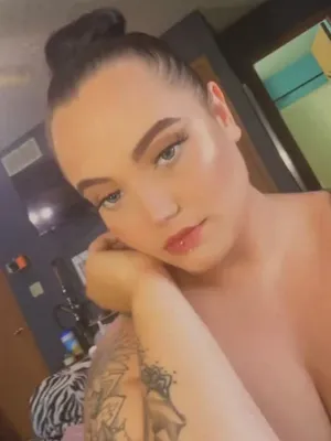 #Brunette #Tattoo #Big Ass #Onlyfans #BBW #Vertical Porn #Leaks #Onlyfans Models #Britty Kitty #Hornythickitty