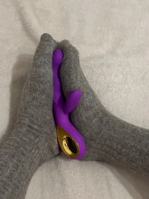 #Dildo #Foot Fetish #Solo #Onlyfans #Teasing #Socks #Sweet Melly