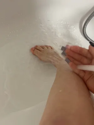 #Amateurs #Foot Fetish #Solo #Bath #Hot #Sexy Body #Leg Fetish #Rorry Ree #Bath Play