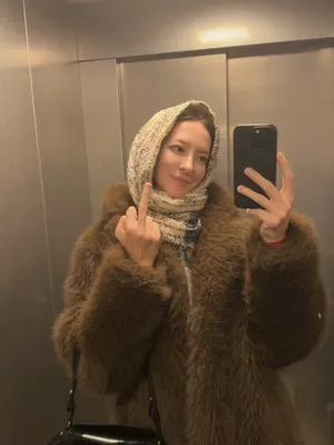#Milfky #Brunetky #Finger #Venku #Worship #Domina #Goddess #FYP #Middle Finger #Fup #Lave