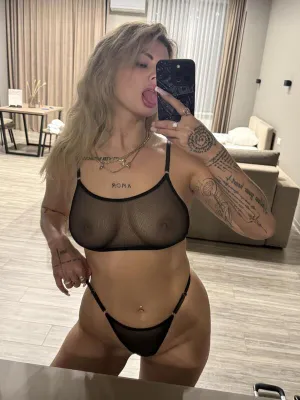 #Amateurs #Big Tits #Tattoo #Blonde #Beautiful #Lingerie #Czech #Onlyfans #Teasing #Hot #Vertical Porn #Photos #Karolínka Ofi