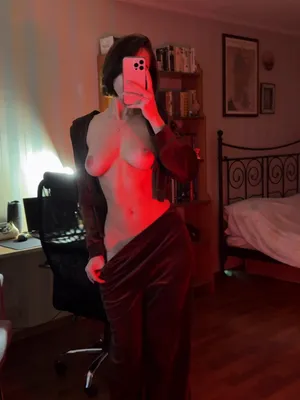 #Amateurs #Tits #Brunette #Solo #Onlyfans #Teasing #FYP #Tiktok Porn #Tiktok18+ #Lora Vie