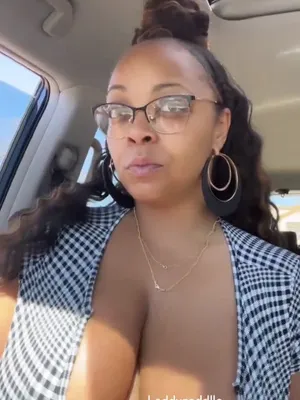 #Big Tits #Glasses #Ebony #Onlyfans #Vertical Porn #Leaks #Onlyfans Models #Laddyreddllc